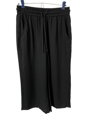 Nwt’s HALARA Black Wide-Leg Capris Size Medium
